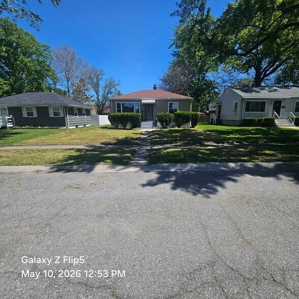 Building Photo - 3777 Lincoln St