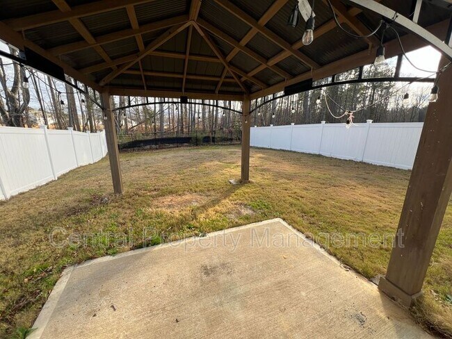 Building Photo - 534 Evaleigh St