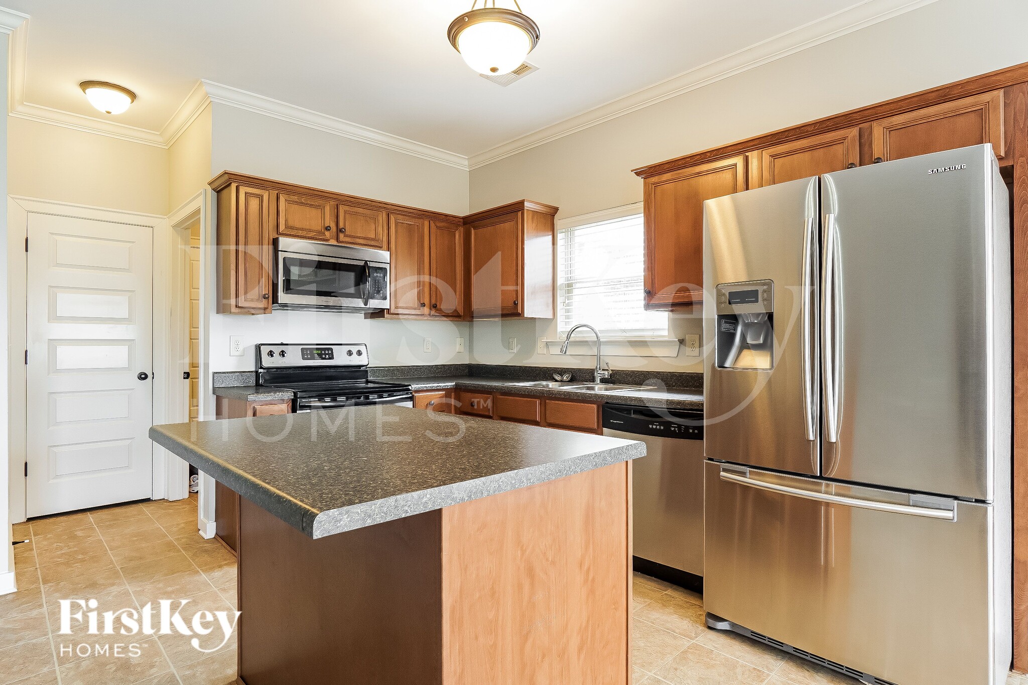 Building Photo - 604 Round Rd