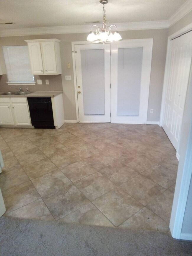 Building Photo - Great Home Close To Historical Downtown Matthews!