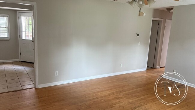 Building Photo - MOVE-IN SPECIAL: 50% OFF 1st FULL MONTH'S RENT!**