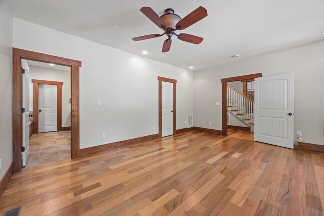 Building Photo - 2171 Briarwood Cir
