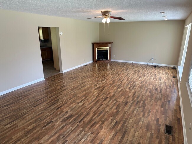 Building Photo - 1766 Turkey Creek Loop