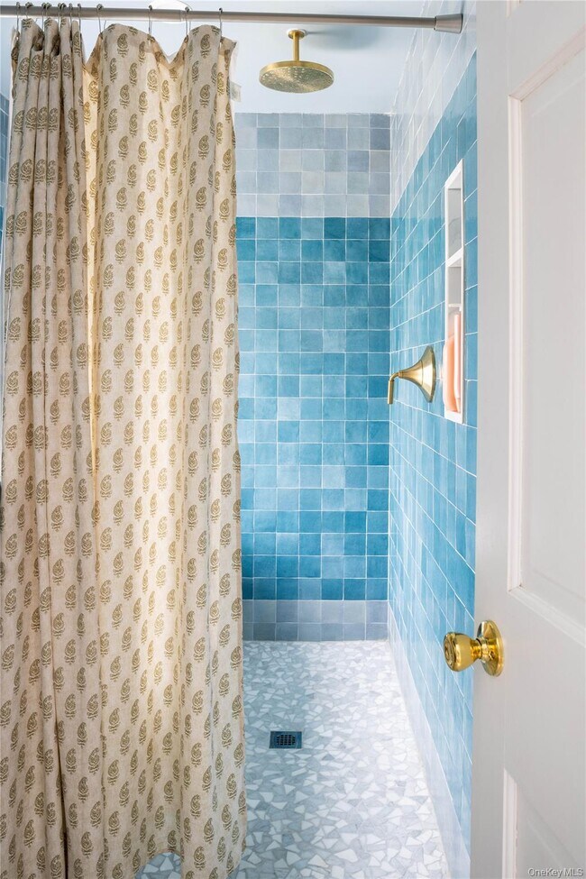 Building Photo - 134 6th St