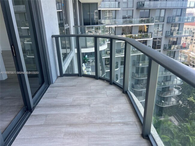 Building Photo - 121 NE 34th St