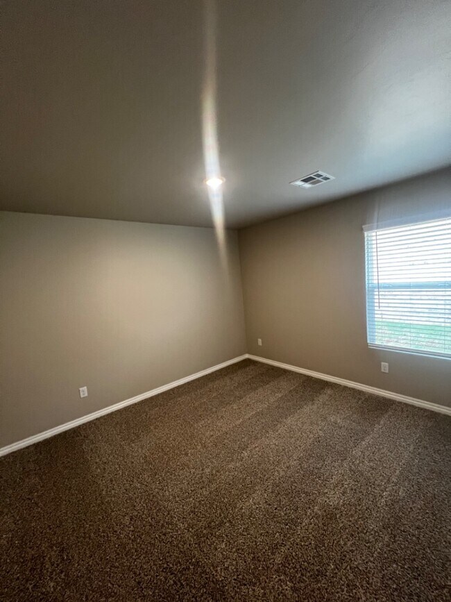 Building Photo - 2765 Alice Wy