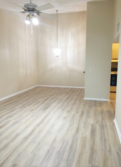 Building Photo - 6342 Chasewood Dr