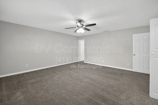 Building Photo - 936 N Las Vegas Trail