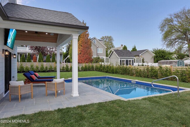 Building Photo - 408 Central Ave