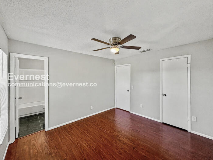 Building Photo - 1649 Valeview Ct