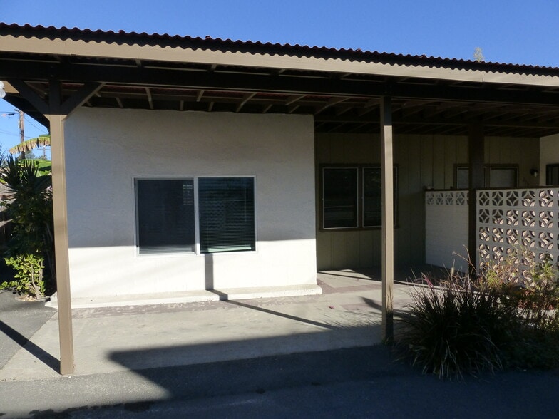 Primary Photo - 2911 Central Ave