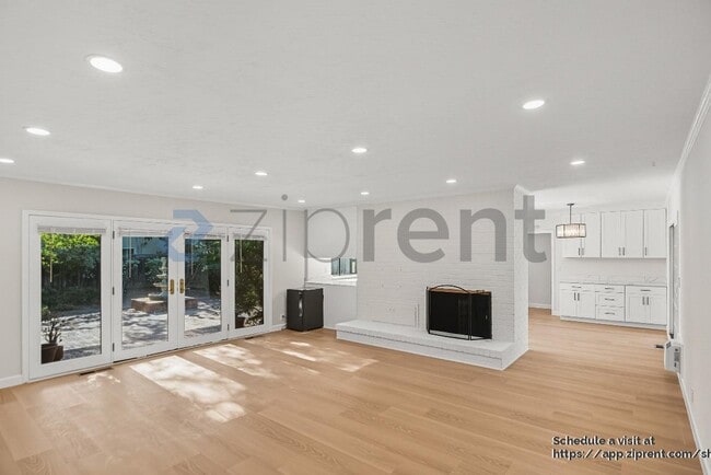 Building Photo - 14927 Jerries Dr