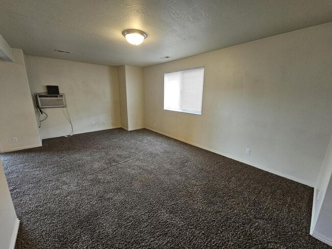 Building Photo - 4642 S 1900 W