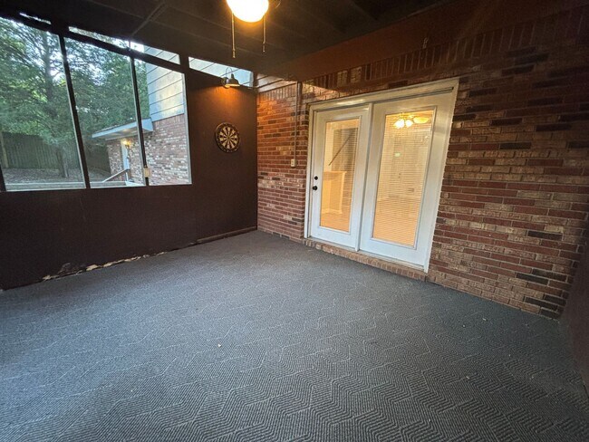 Building Photo - 132 Garden Springs Rd