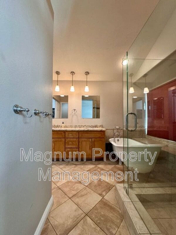 Building Photo - 25483 Blackthorne Dr