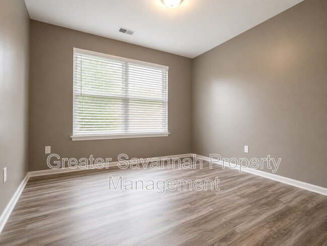 Building Photo - 109 Willow Dr