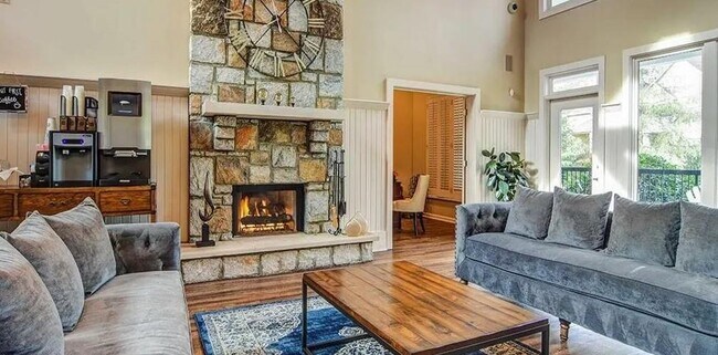 Building Photo - 1600 Blairs Bridge Rd