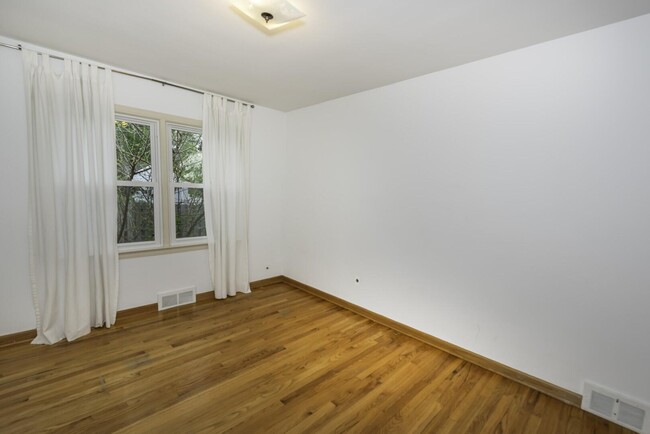 Building Photo - 1616 Morton Ave