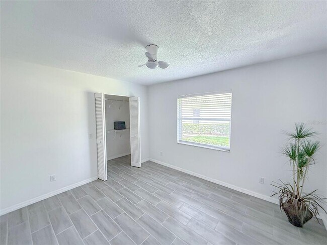 Building Photo - 5708 Garden Lakes Fern