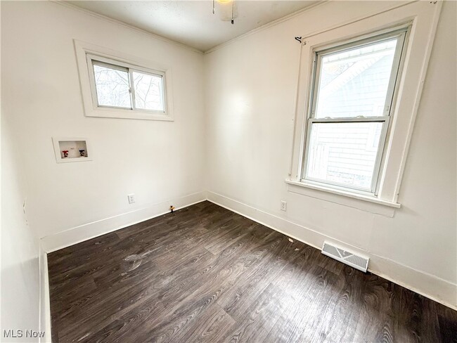 Building Photo - 1578 Salem Ave