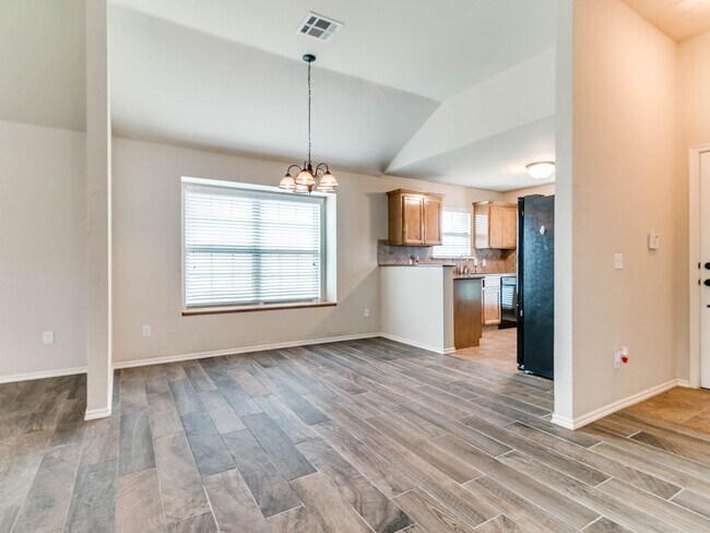 Building Photo - 3 Bed/2 Bath in Sonador of Montague Subdivision - Deer Creek Schools