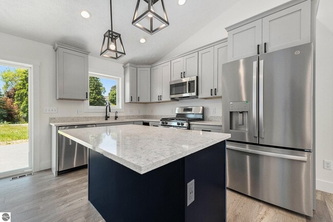 Building Photo - 4712 Owl View Dr