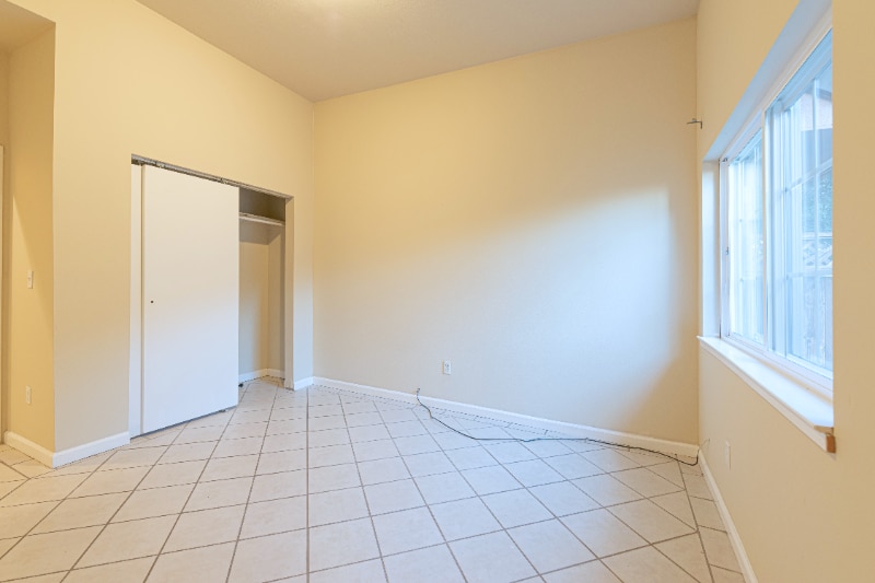 Building Photo - 150 Caldecott Ln