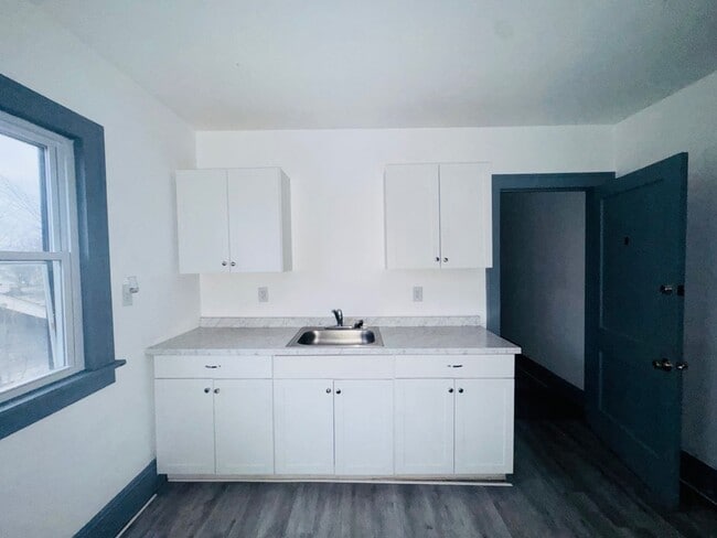 Building Photo - 12713 Craven Ave