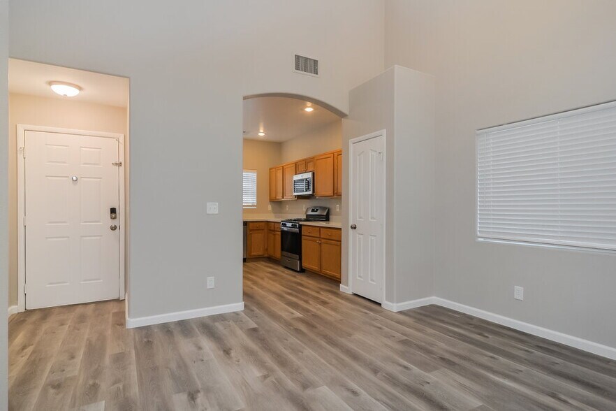 Building Photo - 4815 Longshot Dr