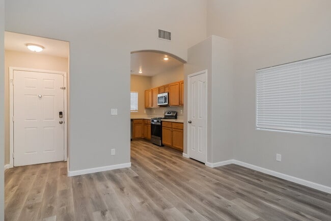 Building Photo - 4815 Longshot Dr