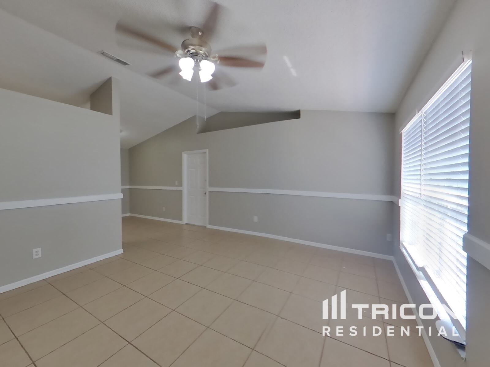 Building Photo - 1583 Naples Cir