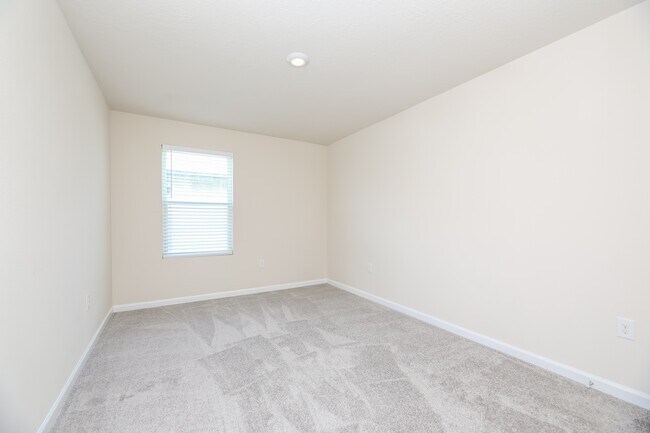 Building Photo - 86269 Express Ct