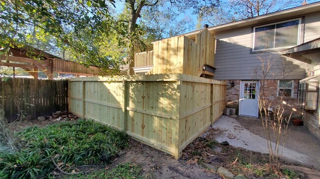 Building Photo - 7 Woody Creek Dr