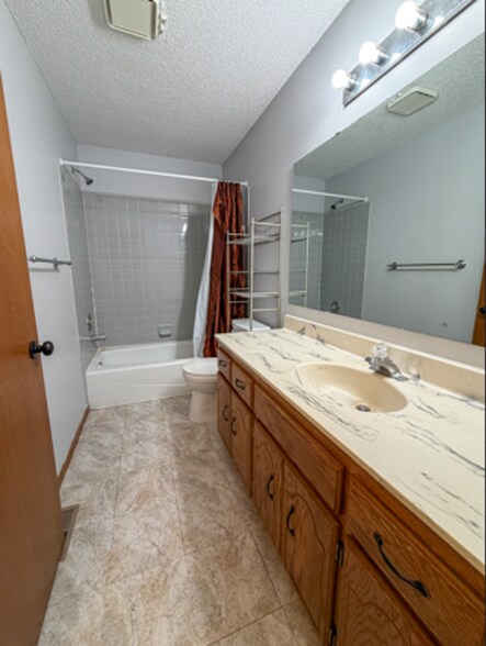 Building Photo - 4220 Polaris Ln N