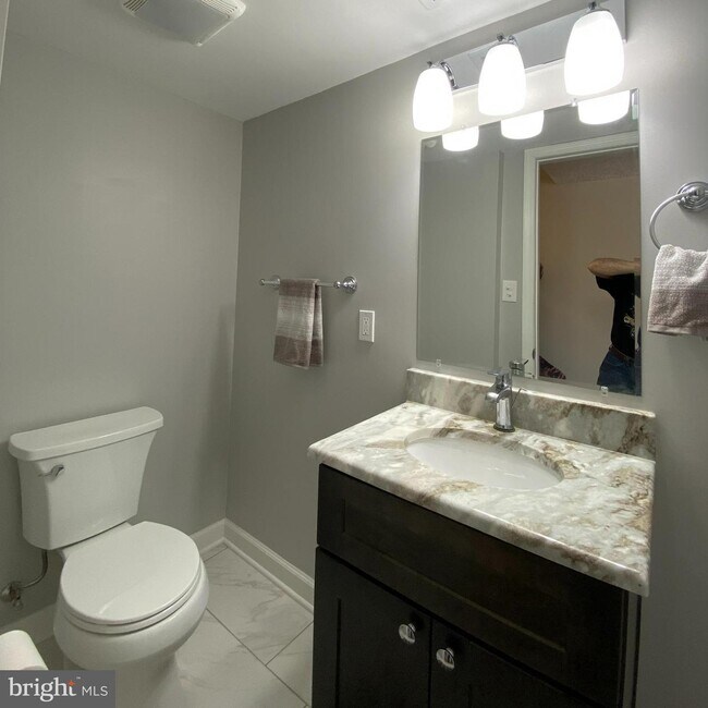 Building Photo - 9132 Conservation Way