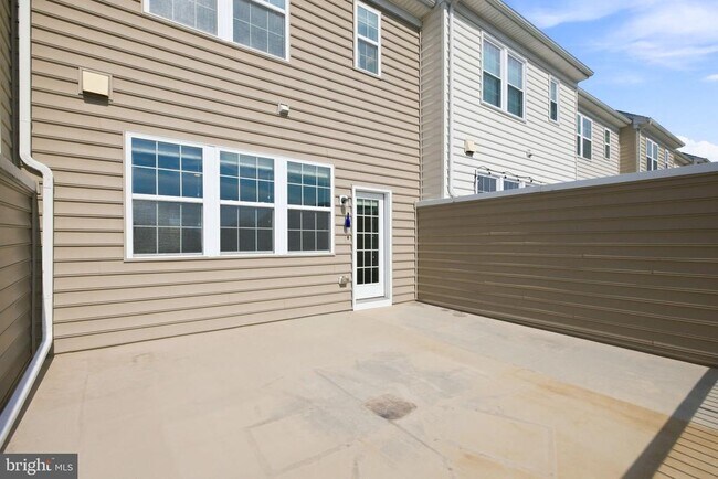 Building Photo - 25678 Pleasant Valley Rd