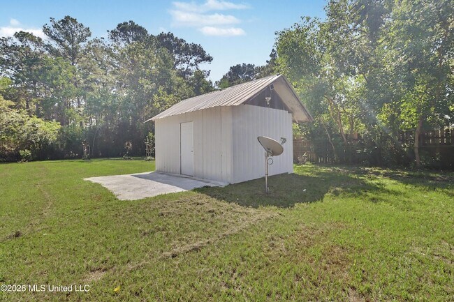 Building Photo - 10616 Oak St