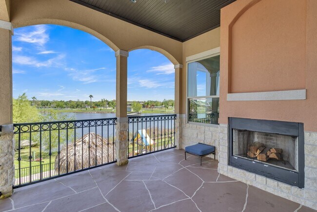 Building Photo - 615 29th St