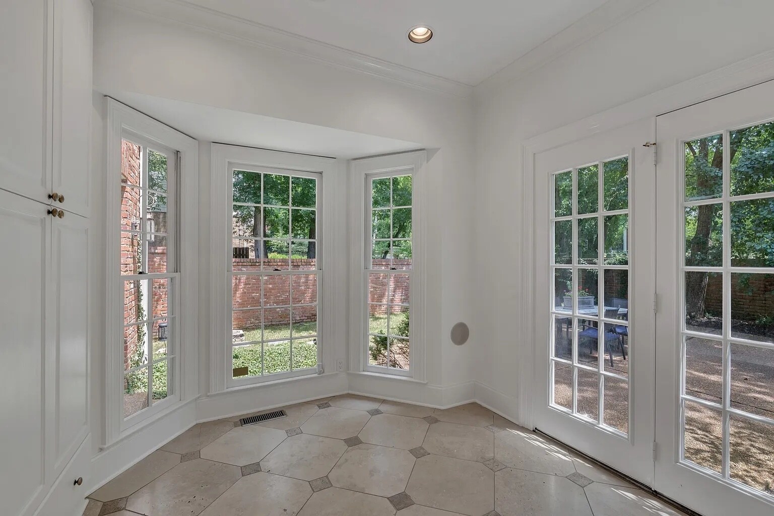 Building Photo - 3600 Bowlingate Ln