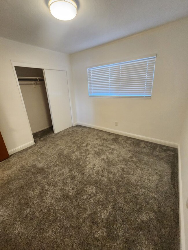 Building Photo - Adorable Single Level 3 Bed, 2 Bath Arroyo...