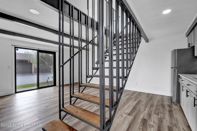 Building Photo - 3912 Overlook Dr