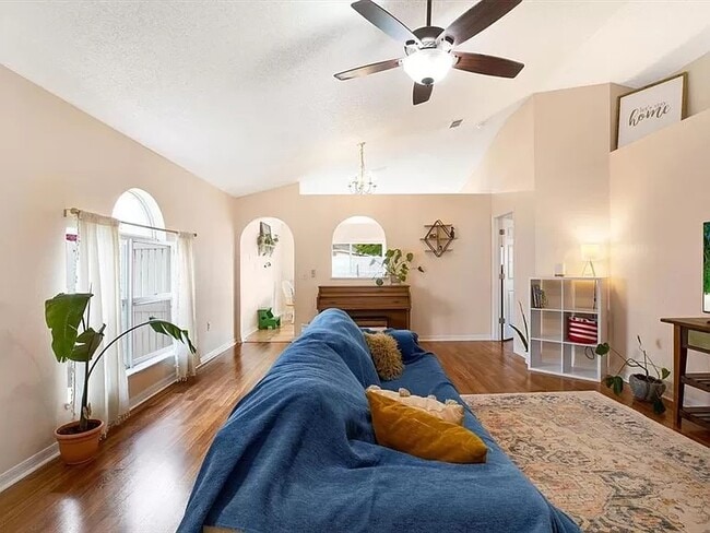 Building Photo - 10534 Opus Dr