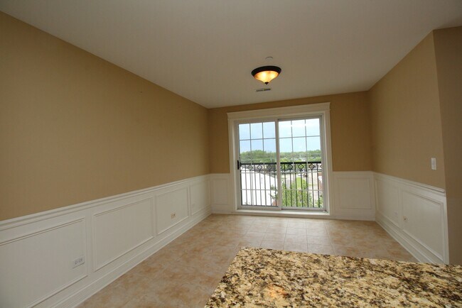 Building Photo - 10765 Clocktower Dr