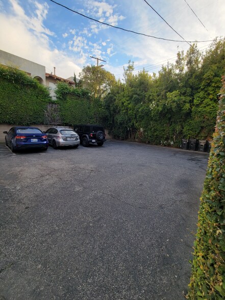 Building Photo - 2613 S Sepulveda Blvd