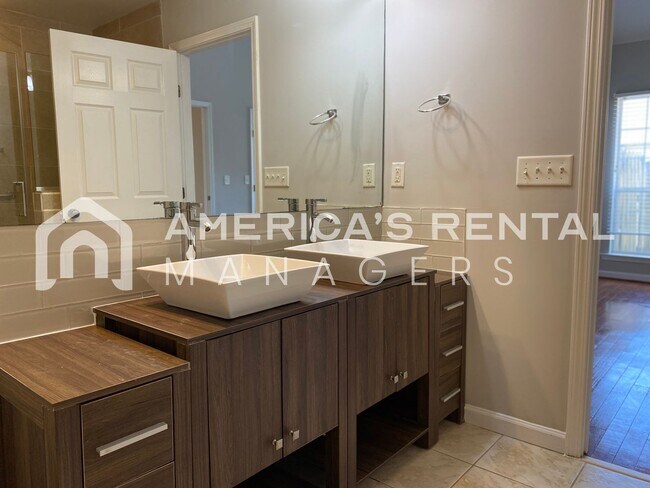 Building Photo - DEPOSIT PENDING!!! Townhome for Rent in Bessemer!  View with 48 Hours Notice!