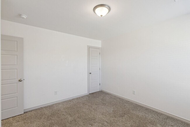 Building Photo - Stunning 4-Bed Home in Deer Creek Schools with Open Floorplan & Community Amenities