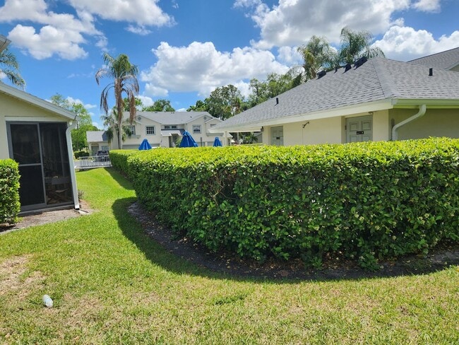 Building Photo - 6330 Green Oaks Cir