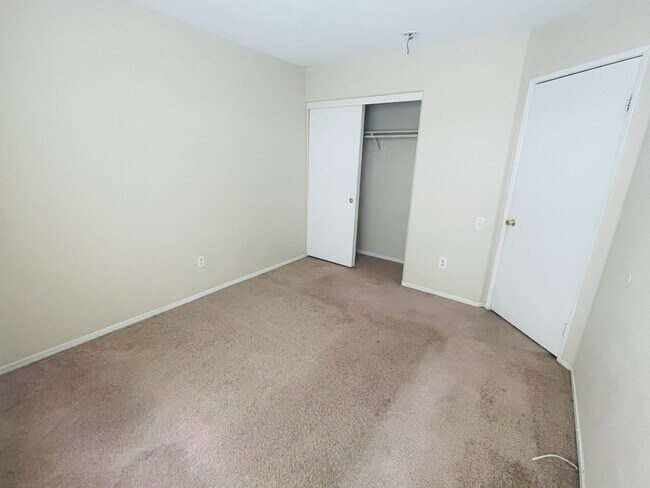 Building Photo - 1439 Avena Way