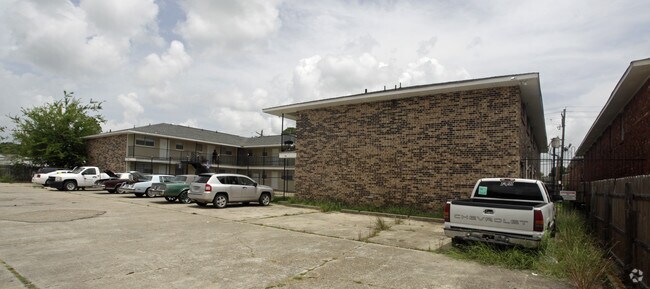 Primary Photo - Titian Apartments