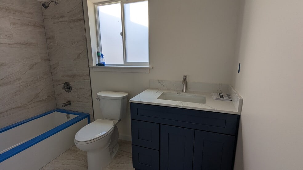 Bathroom - 1047 Brommer St